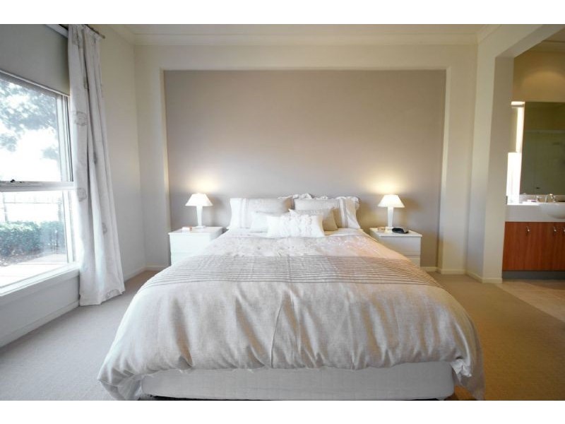 15 Spring Water Crescent, Cranbourne VIC 3977