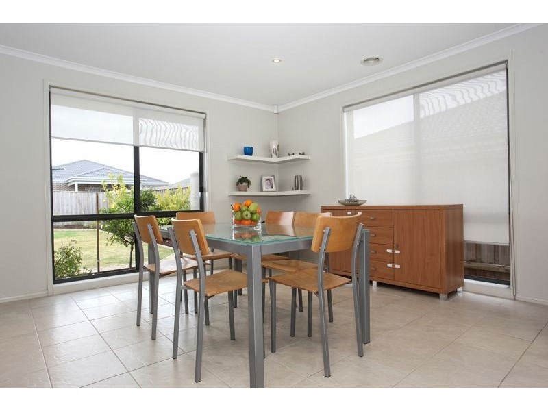 10 Alpine Heath Way, Lyndhurst VIC 3975