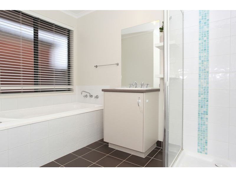 10 Alpine Heath Way, Lyndhurst VIC 3975