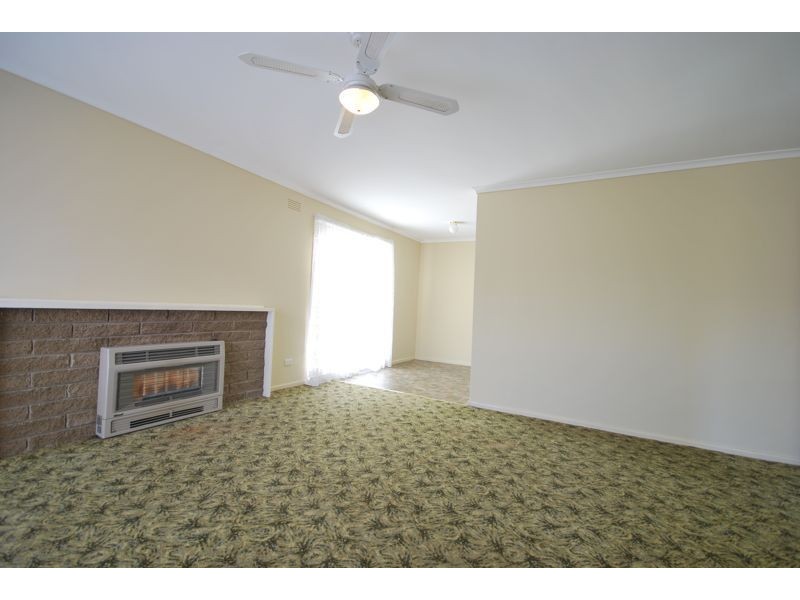 36 Campbell Parade, Cranbourne VIC 3977