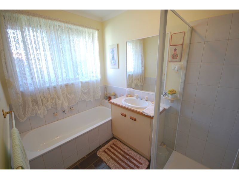 29 Frances Crescent, Cranbourne North VIC 3977