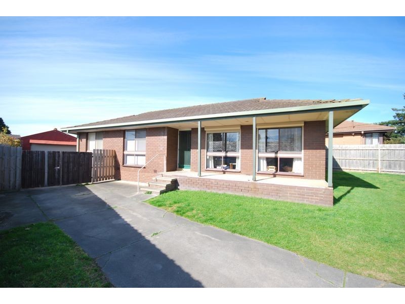 36 Fairbairn Road, Cranbourne VIC 3977