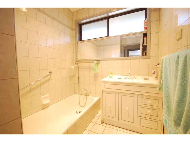 36 Fairbairn Road, Cranbourne VIC 3977