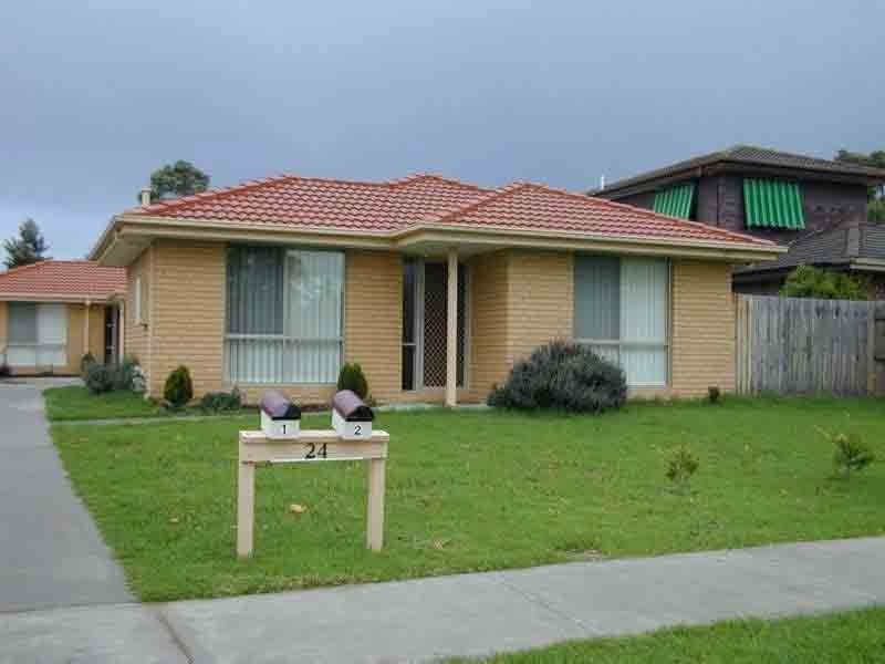 2/24 Latrobe Street, Cranbourne VIC 3977