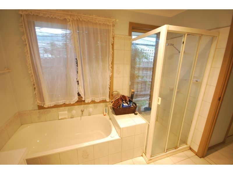 3 Annand Close, Cranbourne West VIC 3977