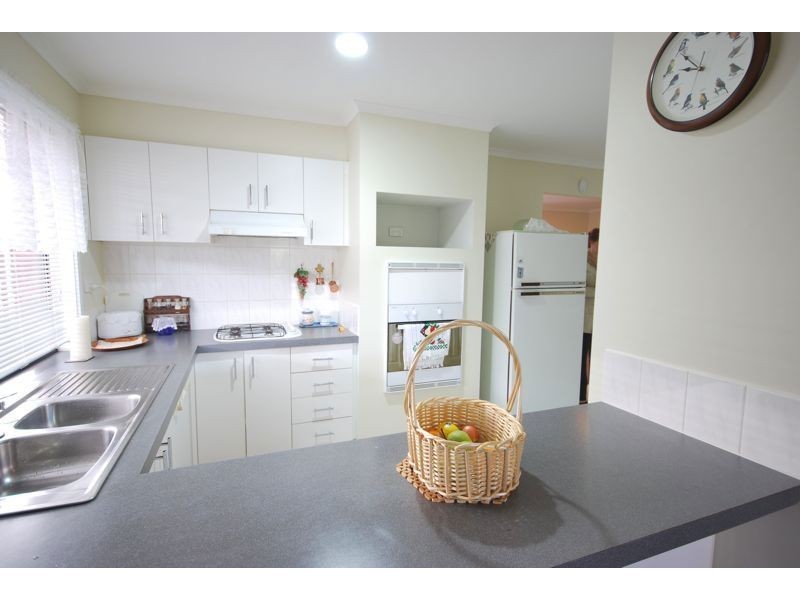 13 Daphne Way, Cranbourne North VIC 3977