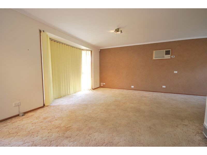 13 Phelan Drive, Cranbourne North VIC 3977