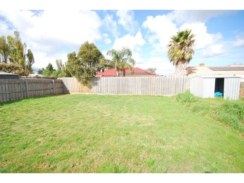 13 Phelan Drive, Cranbourne North VIC 3977