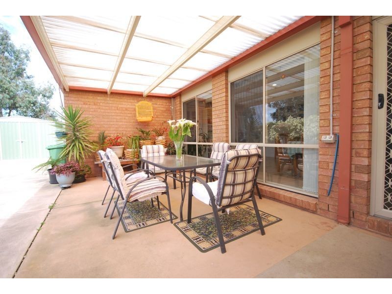 31 Briar Crest Drive, Cranbourne East VIC 3977