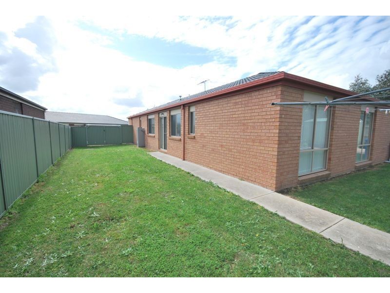 31 Briar Crest Drive, Cranbourne East VIC 3977