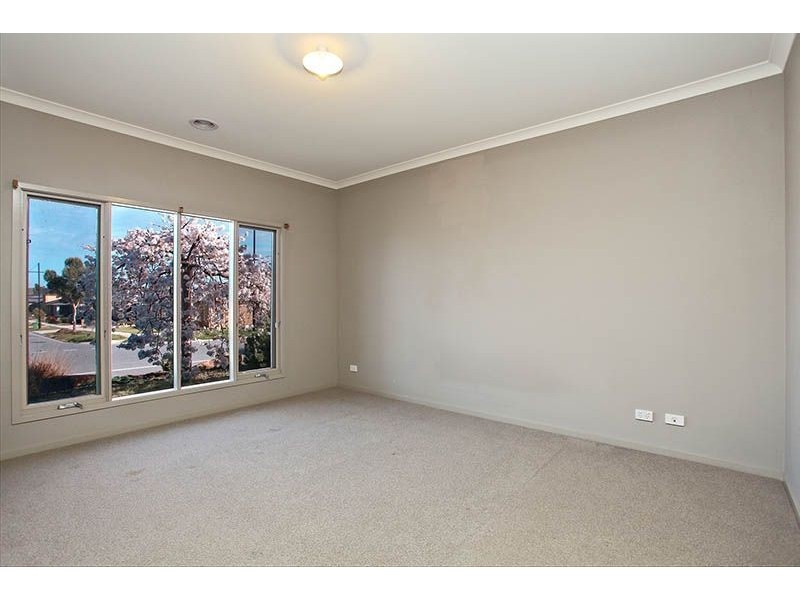 67 Mannavue Boulevard, Cranbourne North VIC 3977