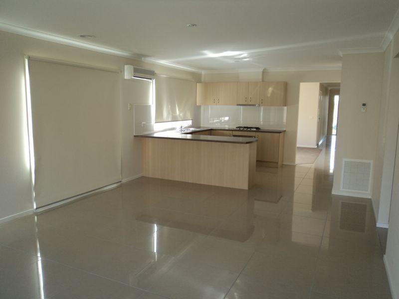 29 Evesham Street, Cranbourne North VIC 3977