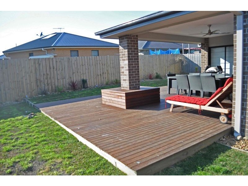 33 Waterhouse Way, Cranbourne South VIC 3977