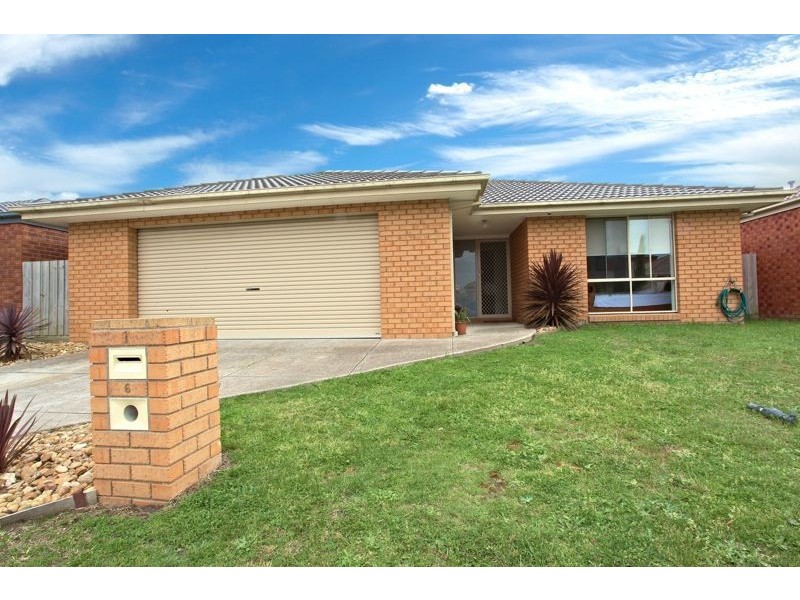 6 Fouz Mews, Cranbourne East VIC 3977