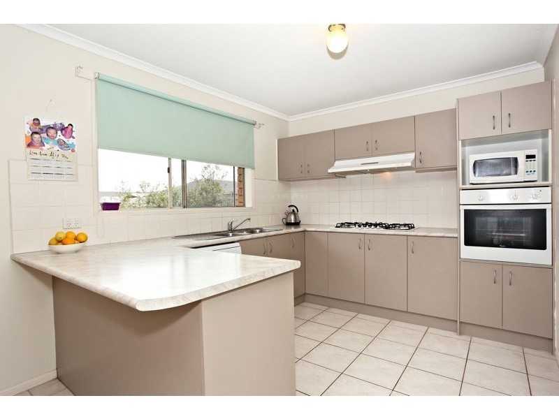 6 Fouz Mews, Cranbourne East VIC 3977