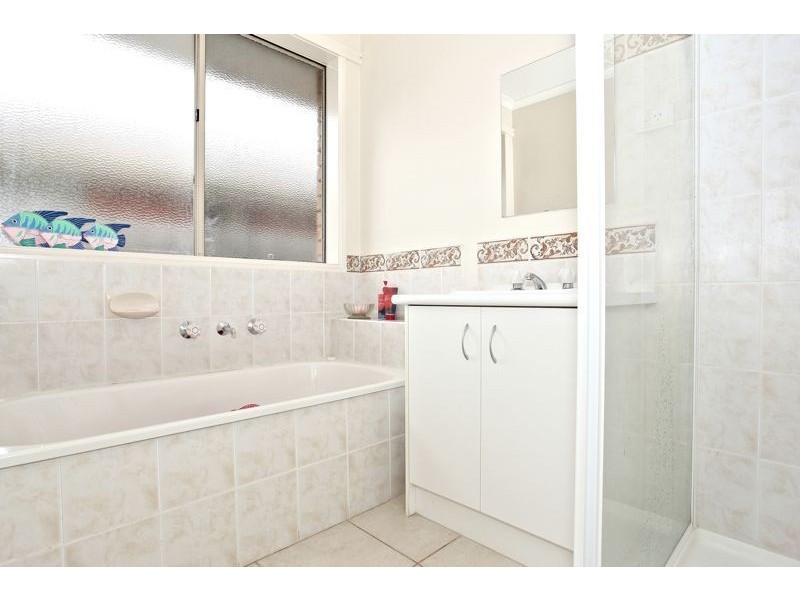 6 Fouz Mews, Cranbourne East VIC 3977