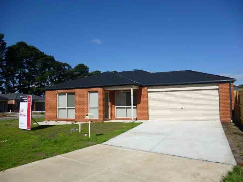 24 Melissa Way, Pakenham VIC 3810