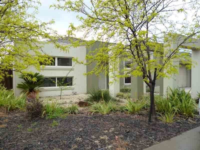 14  Harpenden Terrace, Cranbourne VIC 3977