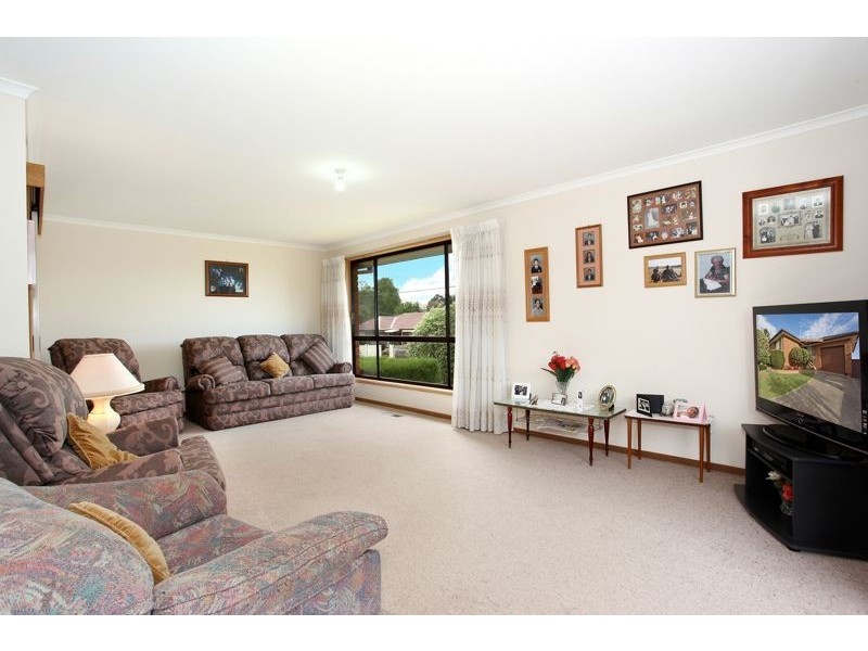 38 Dearing Avenue, Cranbourne VIC 3977