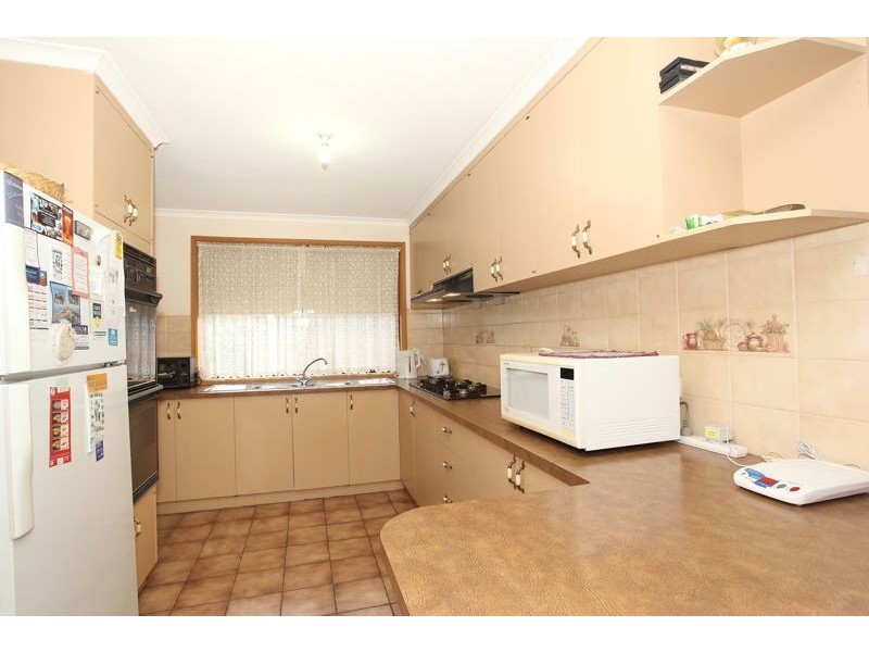 38 Dearing Avenue, Cranbourne VIC 3977