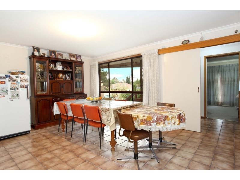 38 Dearing Avenue, Cranbourne VIC 3977