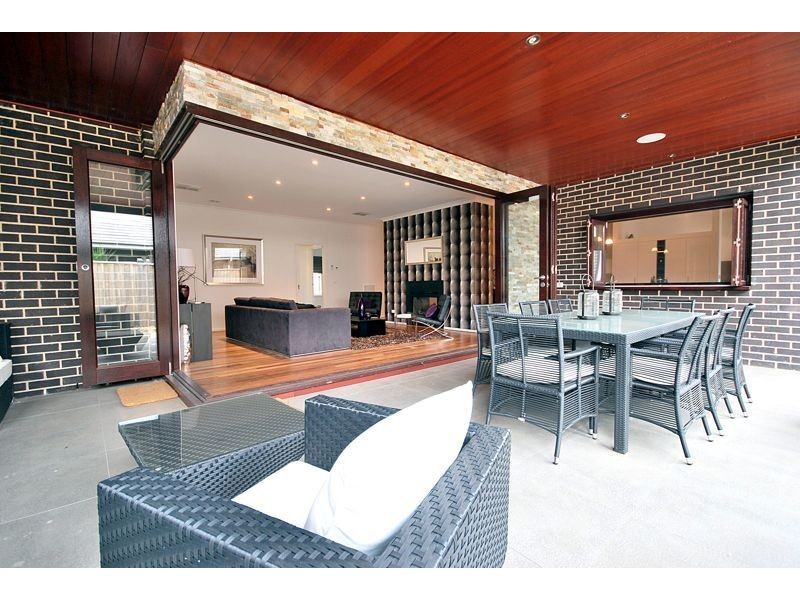 34 Wild Scotchman Way, Cranbourne East VIC 3977