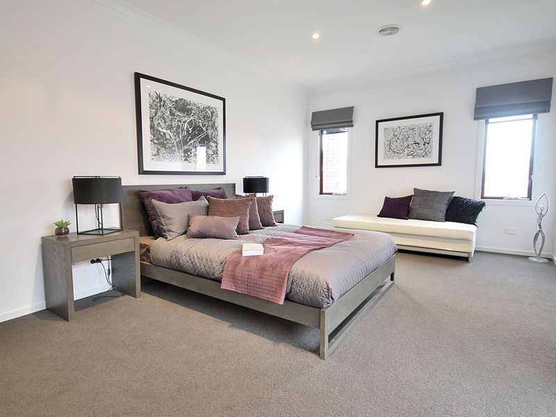 34 Wild Scotchman Way, Cranbourne East VIC 3977
