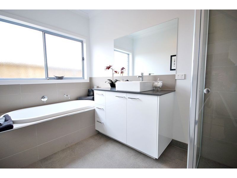 34 Wild Scotchman Way, Cranbourne East VIC 3977