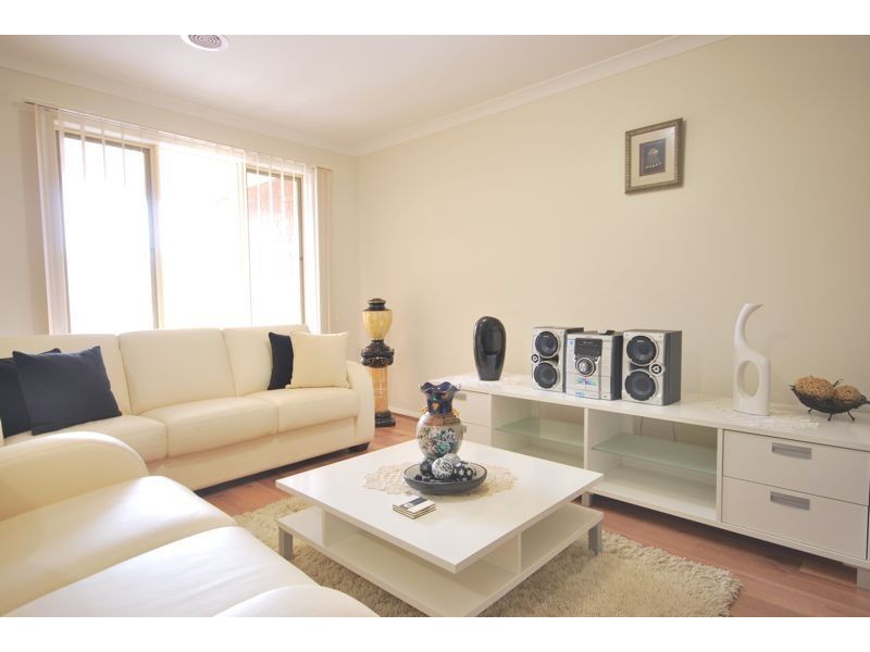 27 Flash Dan Drive, Cranbourne East VIC 3977