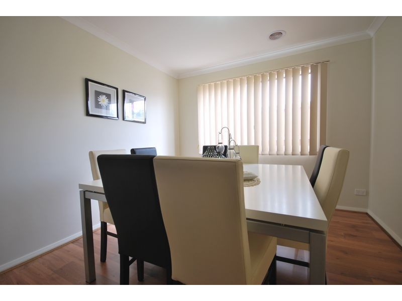 27 Flash Dan Drive, Cranbourne East VIC 3977