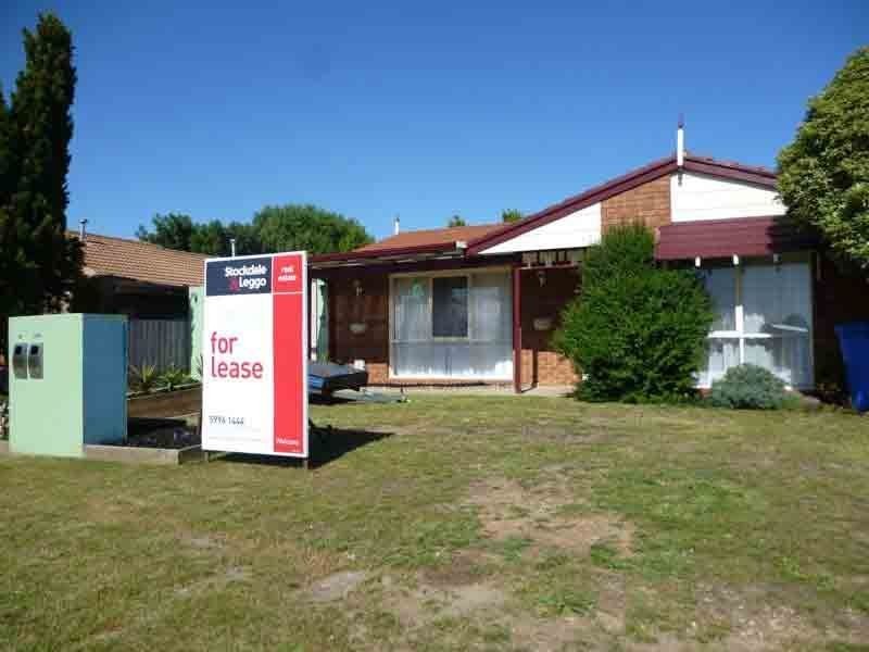 33 Maculata Drive, Cranbourne West VIC 3977