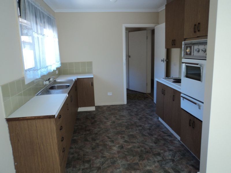 36 Campbell Parade, Cranbourne VIC 3977