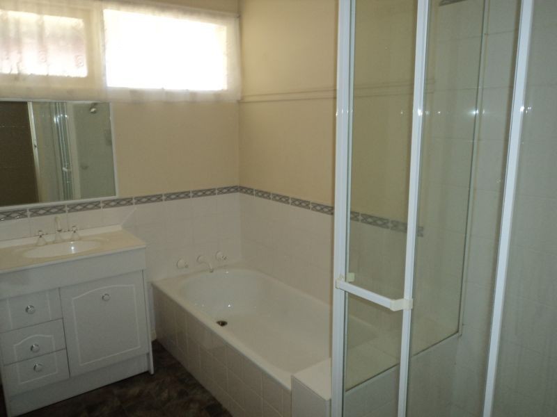 36 Campbell Parade, Cranbourne VIC 3977