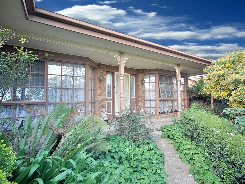 77 Waverely Park Drive, Cranbourne North VIC 3977