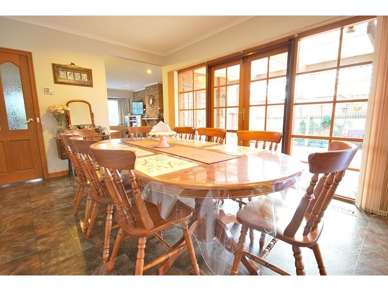 77 Waverely Park Drive, Cranbourne North VIC 3977