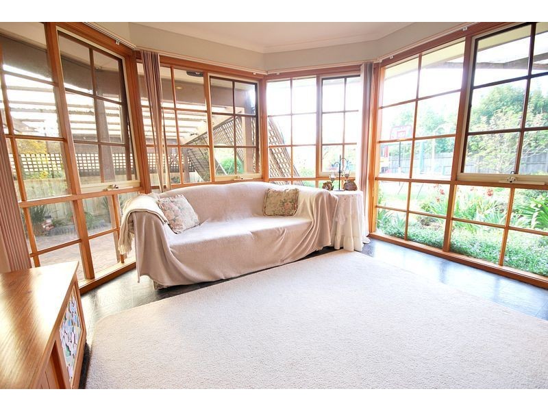 77 Waverely Park Drive, Cranbourne North VIC 3977