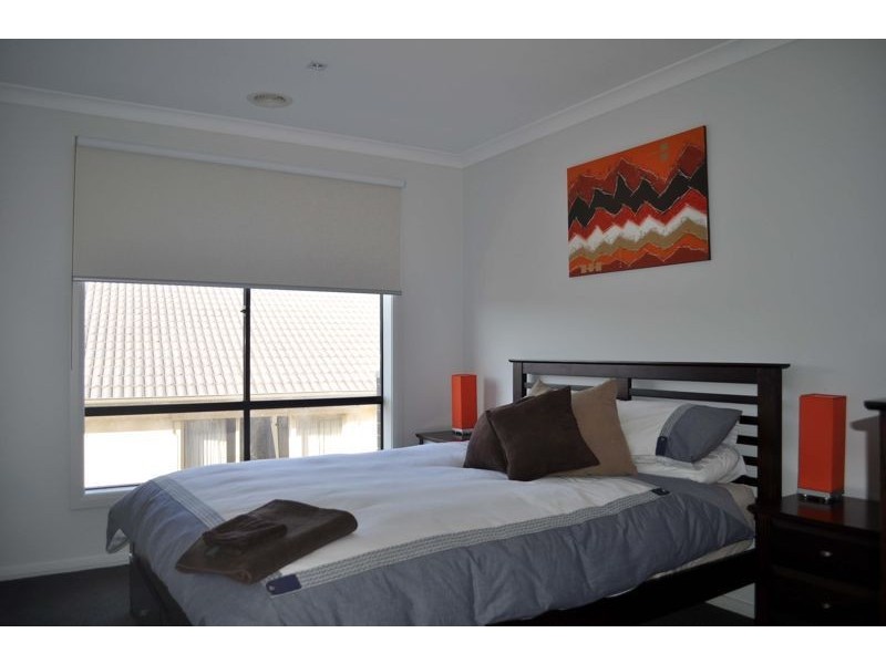 33  Waterhouse Way, Cranbourne South VIC 3977
