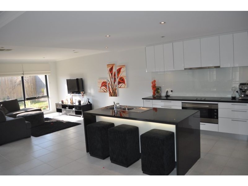 33  Waterhouse Way, Cranbourne South VIC 3977