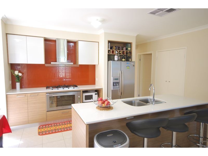 53 Bluemist Circuit, Lyndhurst VIC 3975