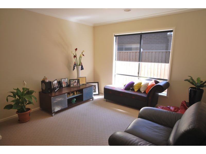 53 Bluemist Circuit, Lyndhurst VIC 3975