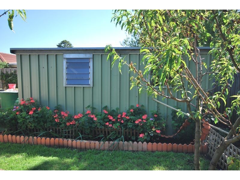 4 McLaren Avenue, Cranbourne VIC 3977