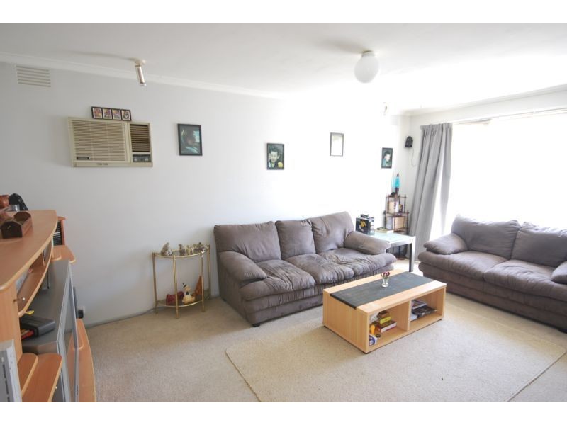 18 Fenfield Street, Cranbourne VIC 3977