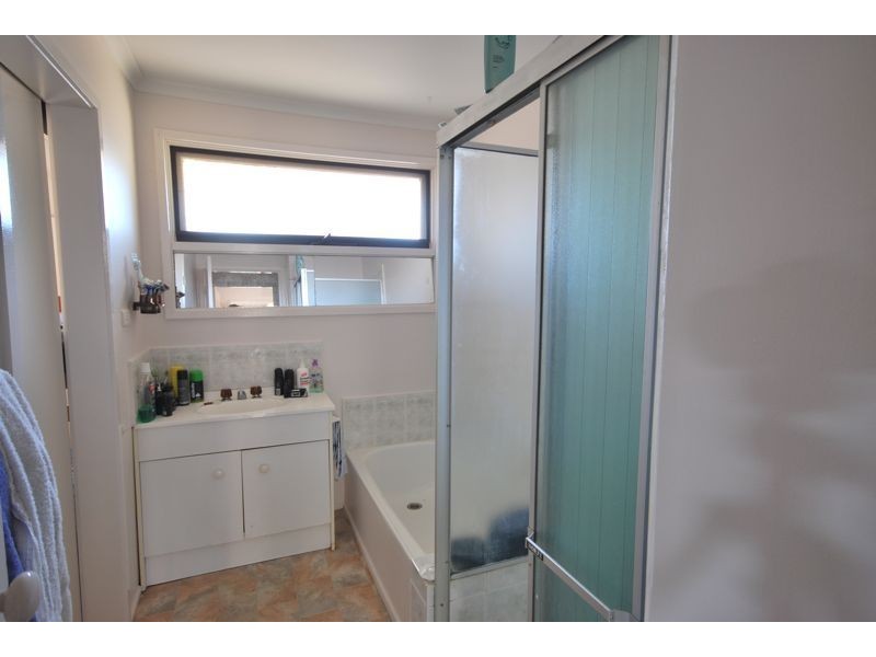 18 Fenfield Street, Cranbourne VIC 3977