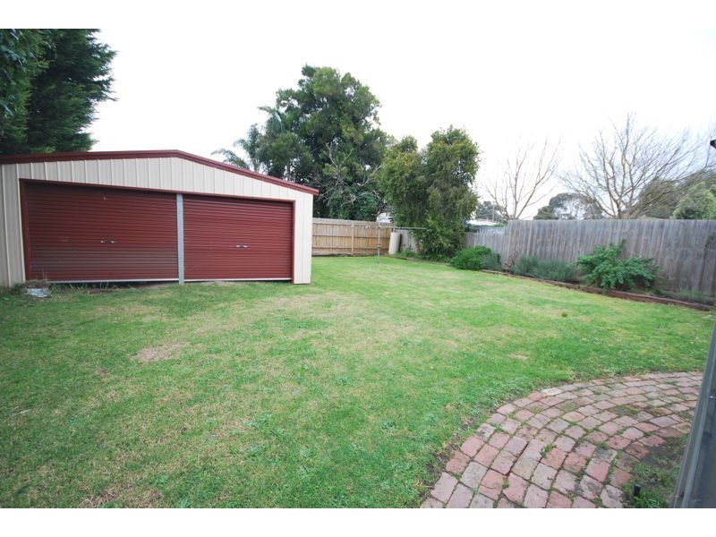 18 Fenfield Street, Cranbourne VIC 3977
