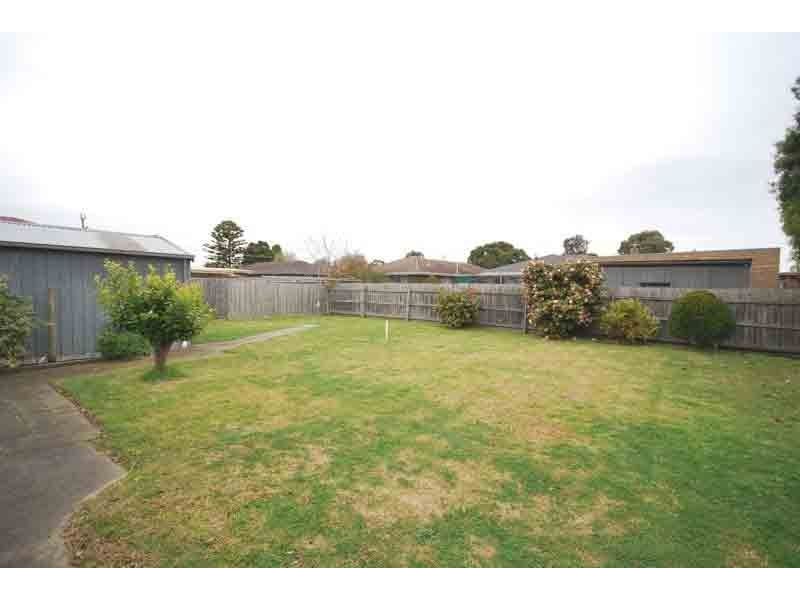 64 Cochrane Street, Cranbourne VIC 3977