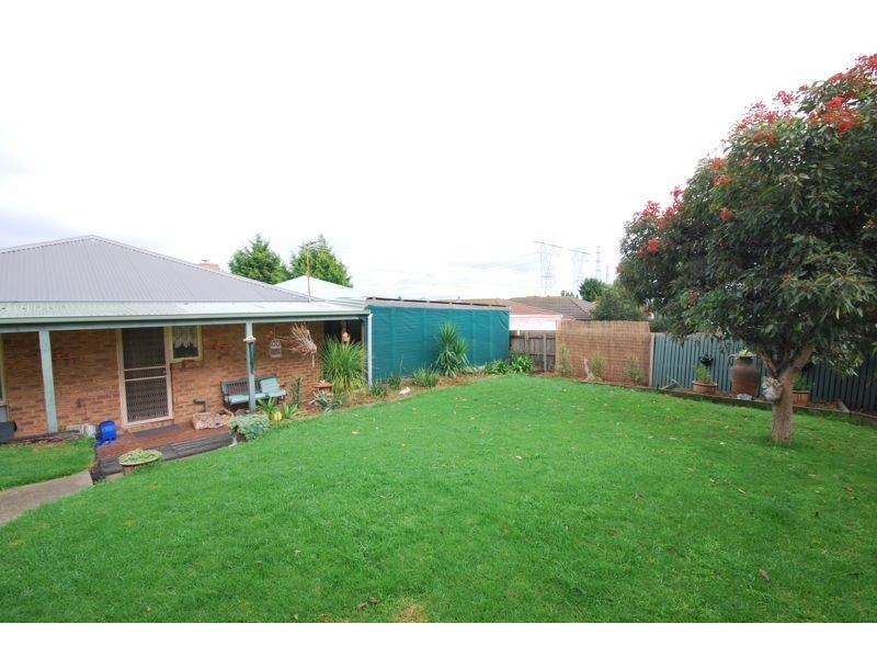24 Phelan Drive, Cranbourne North VIC 3977