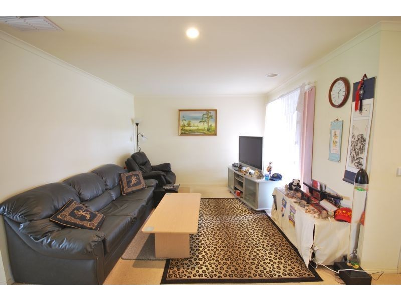 75 Scarborough Avenue, Cranbourne West VIC 3977