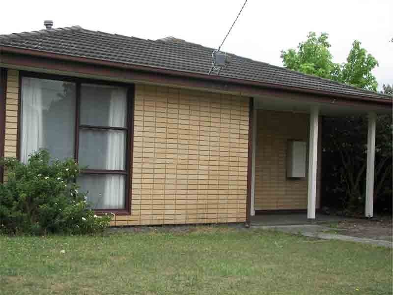 9 Fairbairn Road, Cranbourne VIC 3977