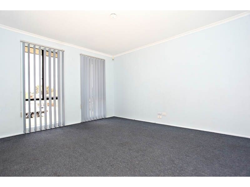 69 Courtenay Avenue, Cranbourne North VIC 3977