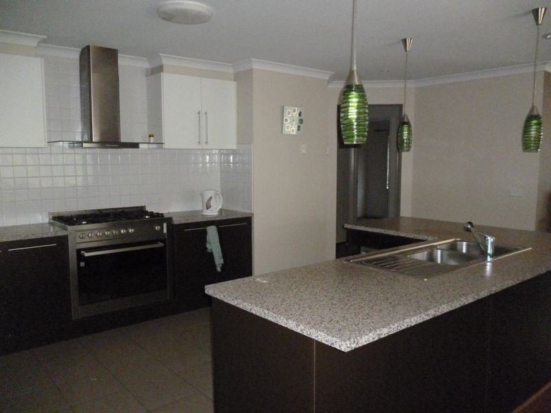 41 Von Nida Drive, Cranbourne North VIC 3977